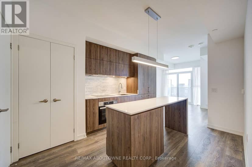3102 - 20 Richardson Street — photo 9 of 40