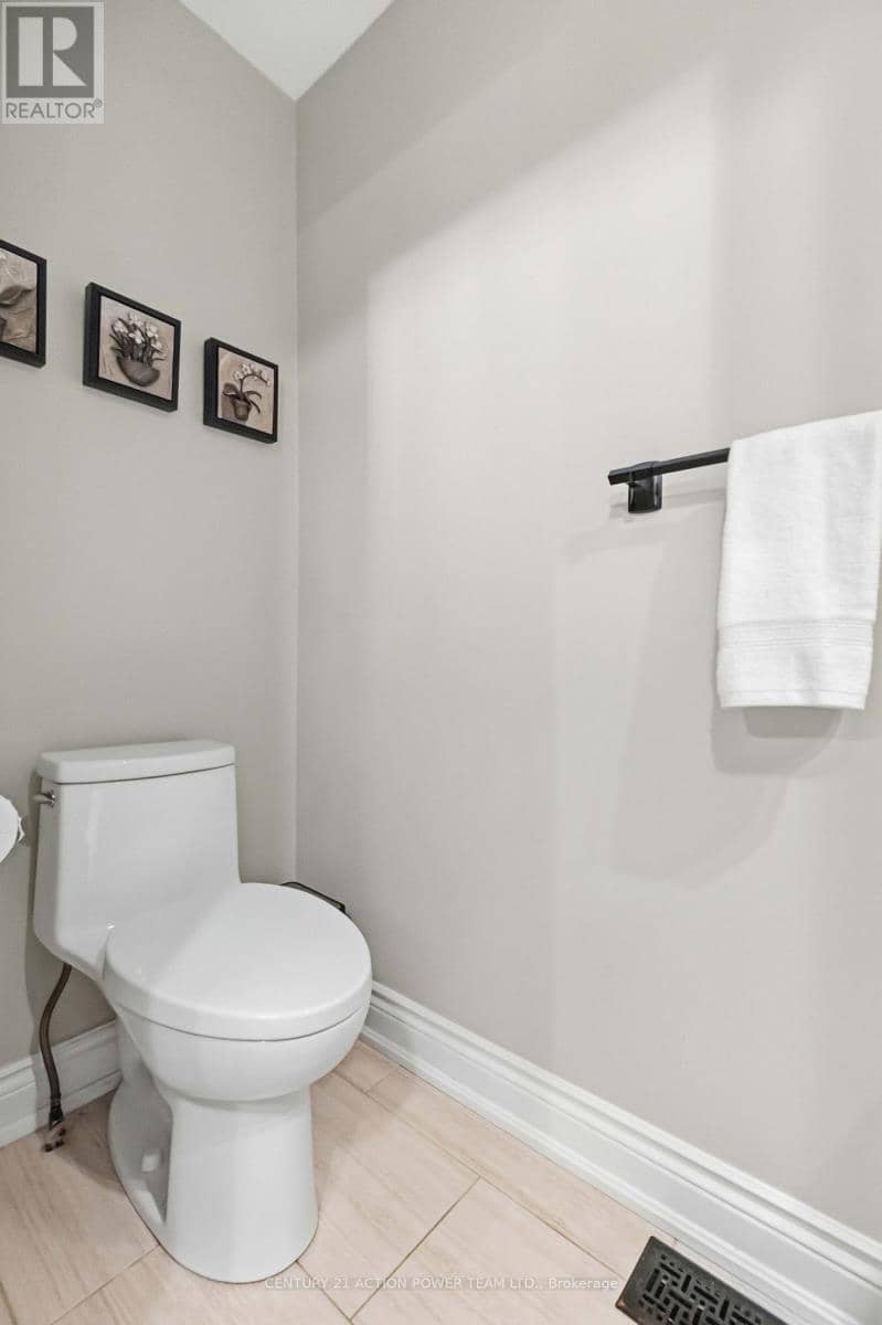 1032 Sheenboro Crescent — photo 32 of 40
