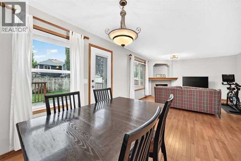 234 Somerglen Way SW — photo 12 of 39