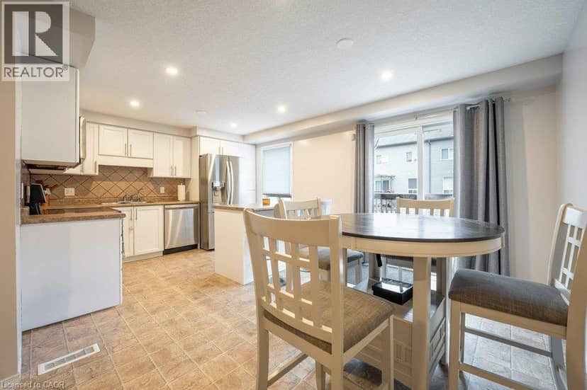 41 MADELEINE Street — photo 6 of 31