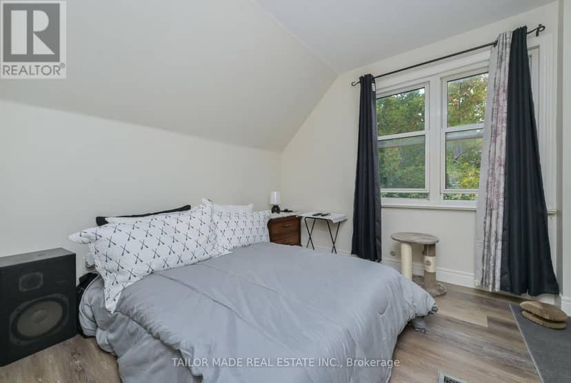 88 McCaul Street — photo 14 of 26
