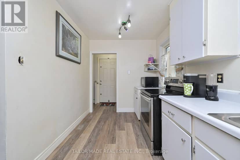 88 McCaul Street — photo 6 of 26