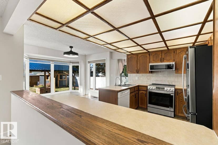3807 36 AV NW — photo 14 of 40