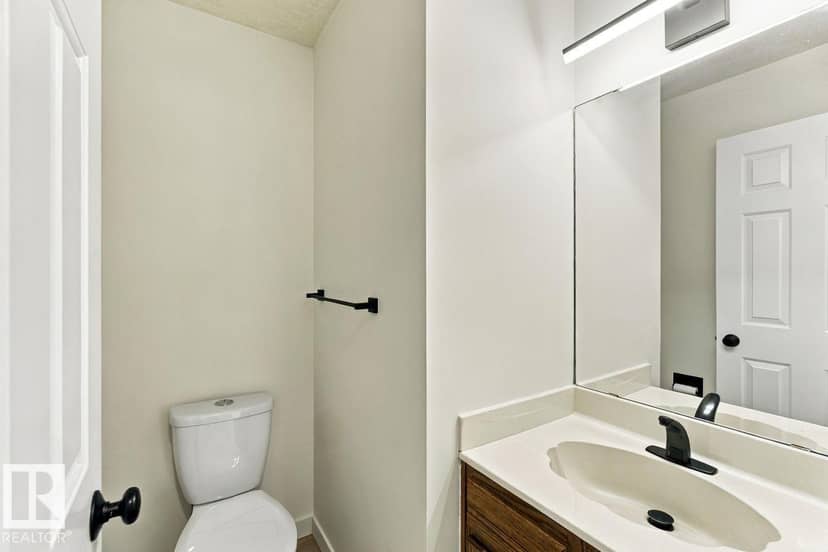 3807 36 AV NW — photo 22 of 40