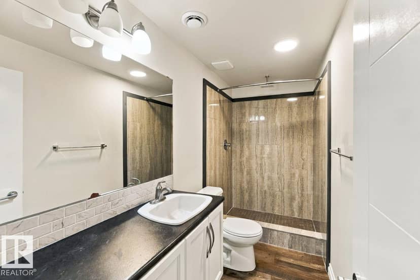 3807 36 AV NW — photo 38 of 40