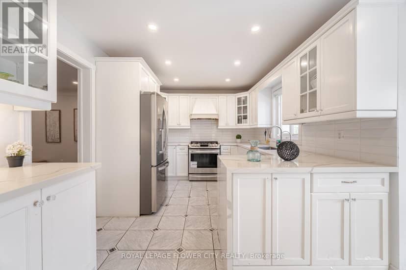 47 Burgby Avenue, Brampton, photo 6