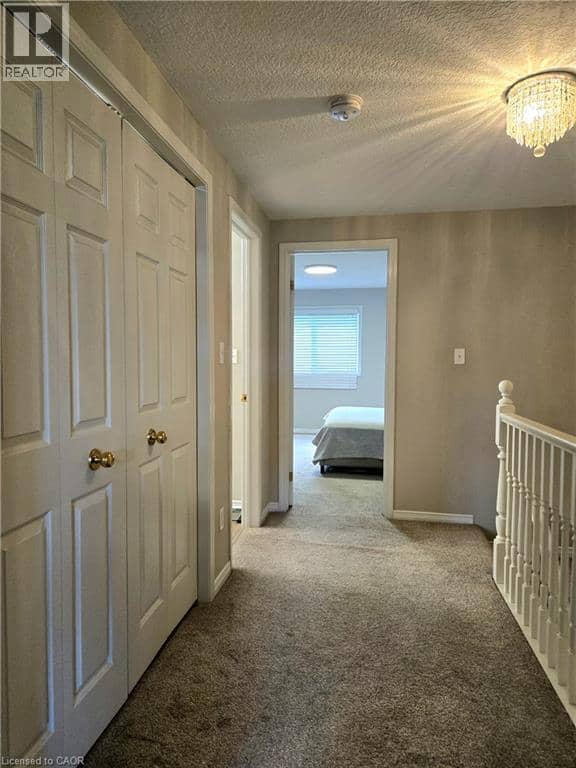 286 SOPHIA Crescent — photo 27 of 38