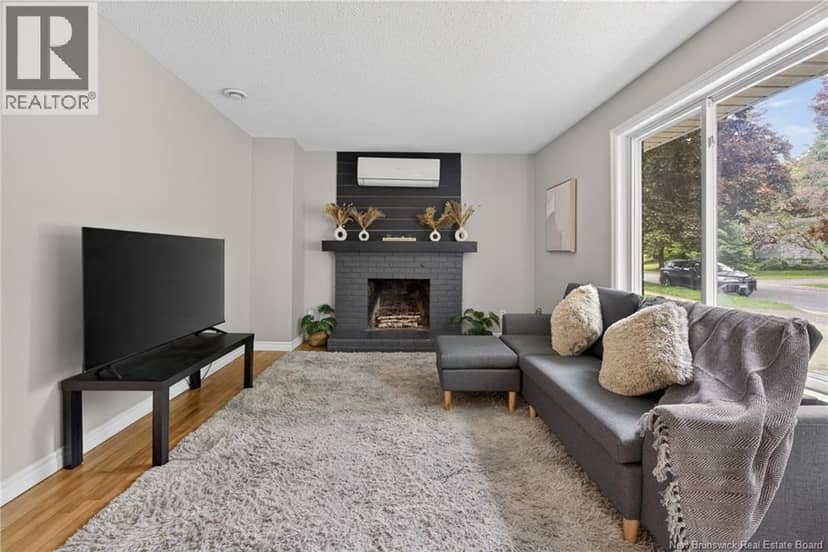 132 Topcliffe Crescent — photo 7 of 39