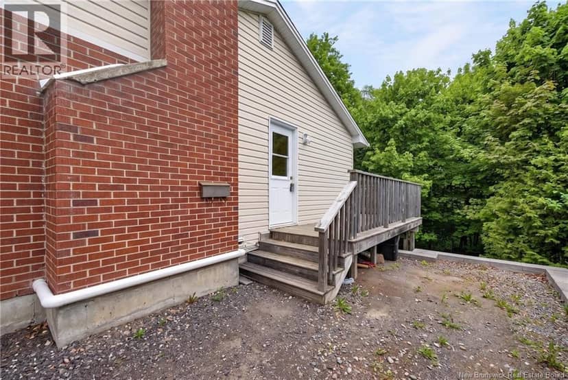 132 Topcliffe Crescent — photo 23 of 39