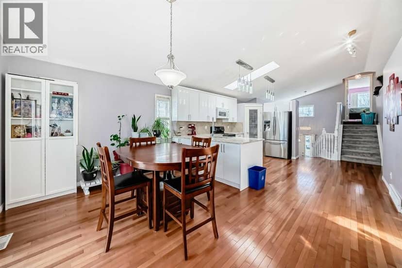 44 Canoe Square SW — photo 12 of 40