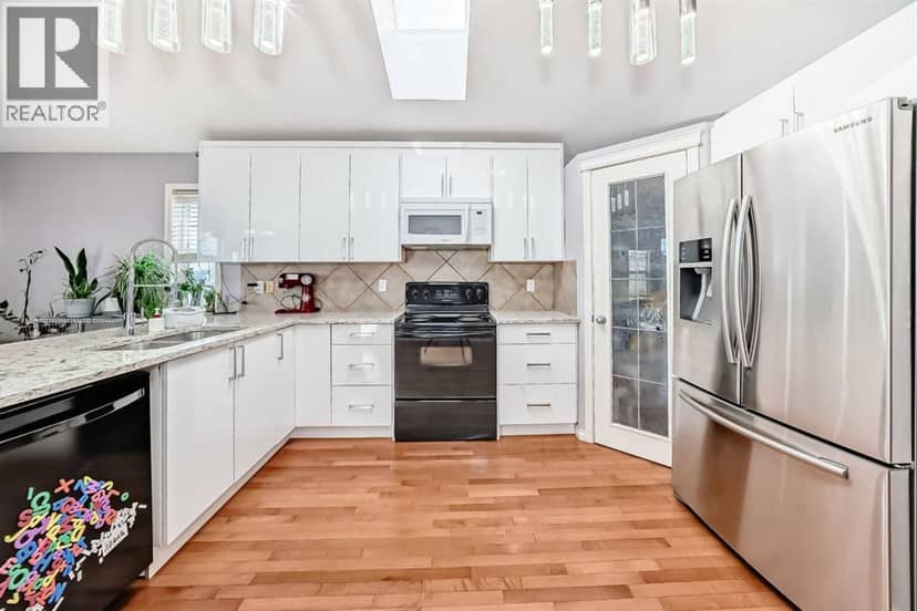44 Canoe Square SW, Airdrie, photo 8