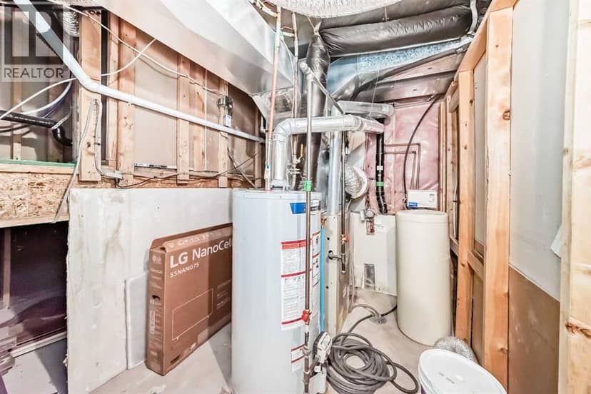 44 Canoe Square SW — photo 35 of 40