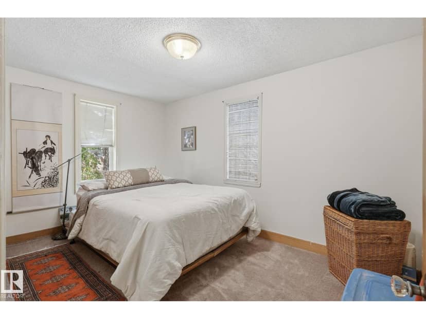 9628 100A ST NW — photo 13 of 34