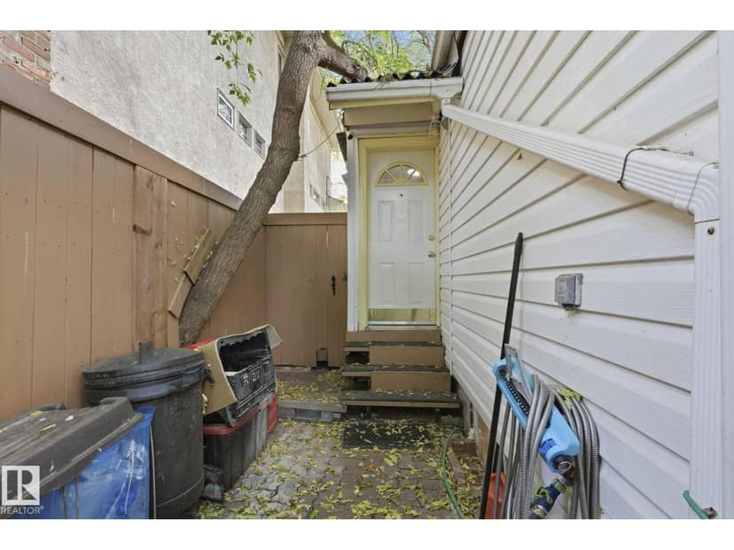 9628 100A ST NW — photo 22 of 34