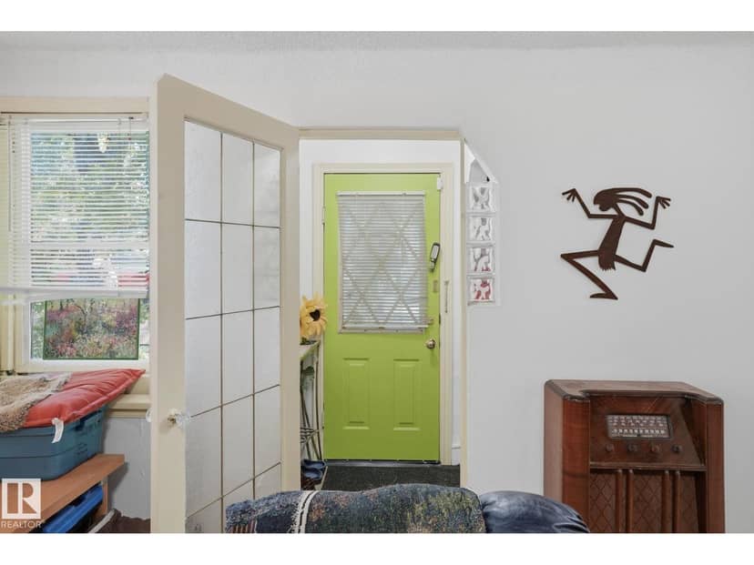 9628 100A ST NW, Edmonton, photo 3