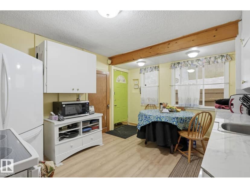 9628 100A ST NW, Edmonton, photo 8
