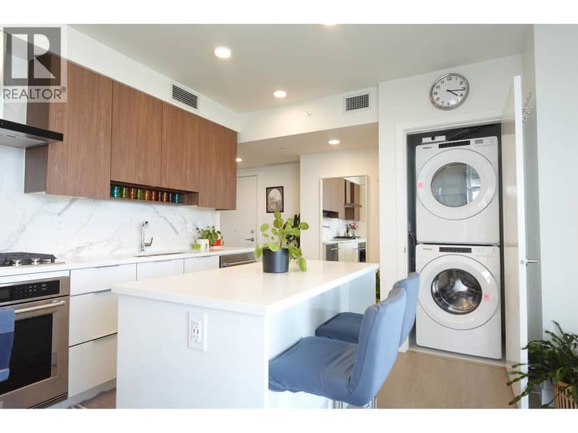 2401 7769 PARK CRESCENT, Burnaby