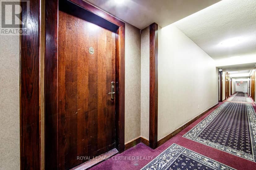 2107 - 22 Hanover Road — photo 9 of 40