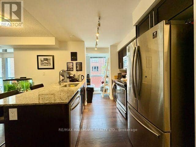 206 - 400 Adelaide Street E — photo 12 of 32