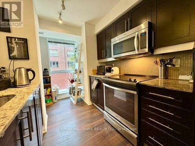 206 - 400 Adelaide Street E — photo 13 of 32