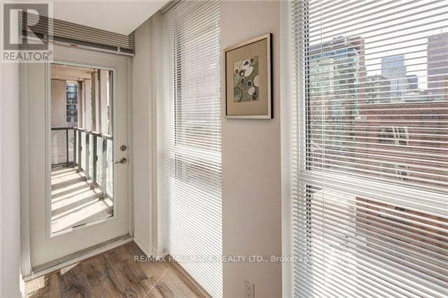 206 - 400 Adelaide Street E — photo 14 of 32