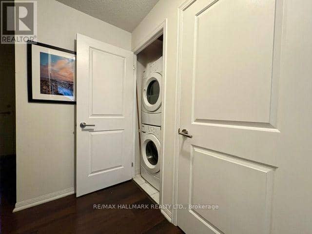 206 - 400 Adelaide Street E — photo 16 of 32