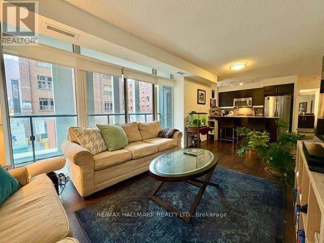 206 - 400 Adelaide Street E — photo 9 of 32