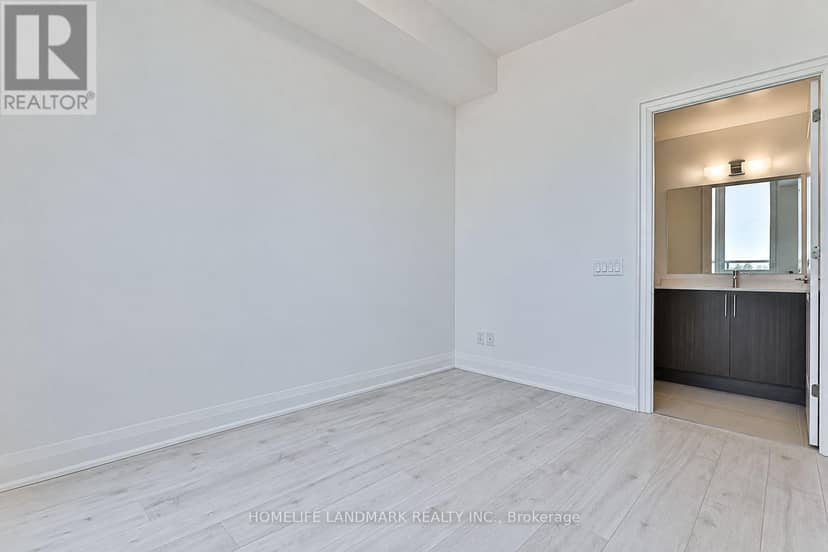 210 - 10 Gatineau Drive — photo 23 of 40