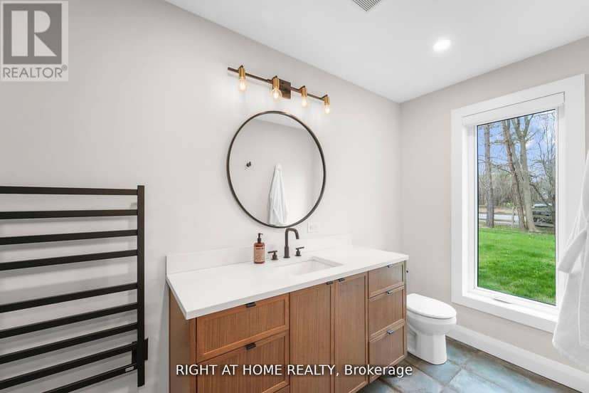 17083 Warden Avenue — photo 12 of 35