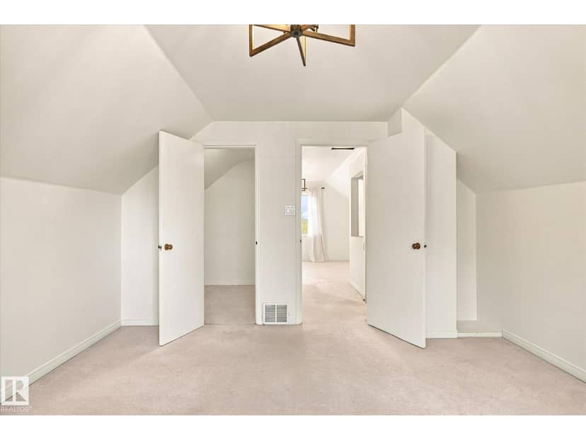 11718 129 ST NW — photo 21 of 29