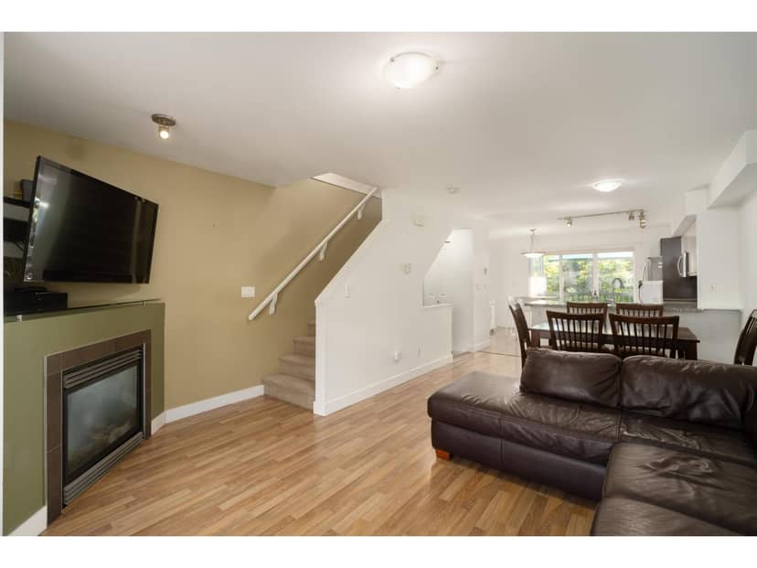 27 19448 68 AVENUE, Surrey, photo 4