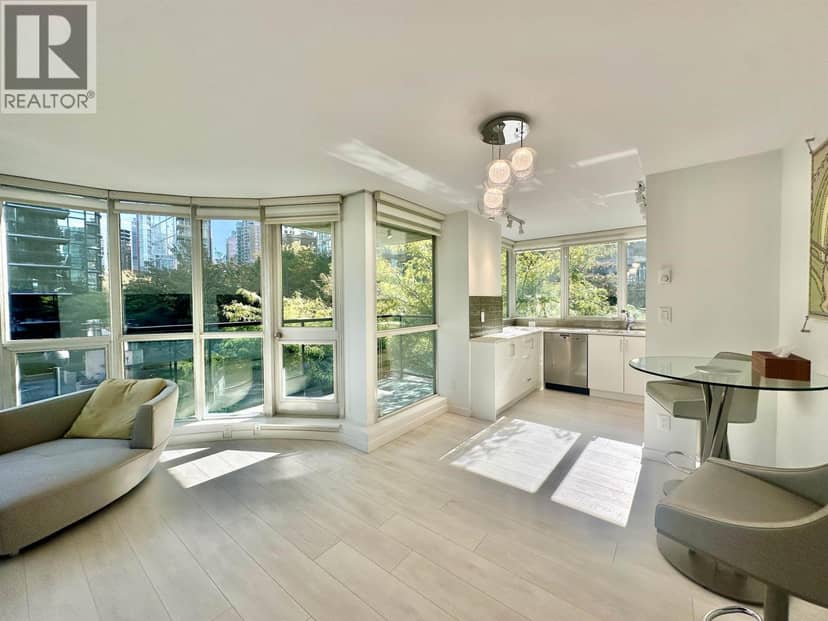 206 588 BROUGHTON STREET, Vancouver