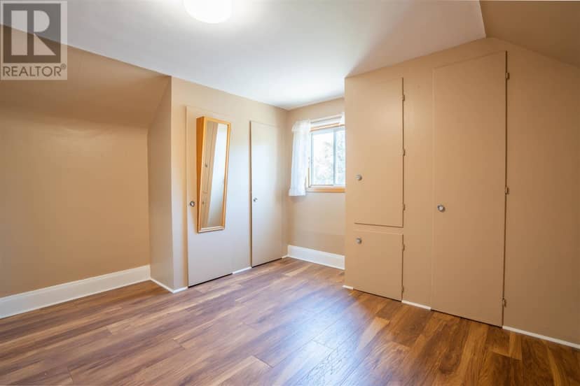 225 Beverley ST — photo 15 of 28