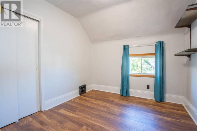 225 Beverley ST — photo 16 of 28