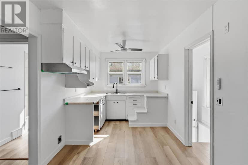 118 Blake AVE — photo 9 of 34