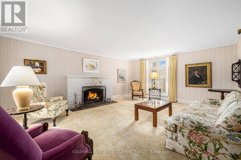 68 Wilson Street W — photo 11 of 40