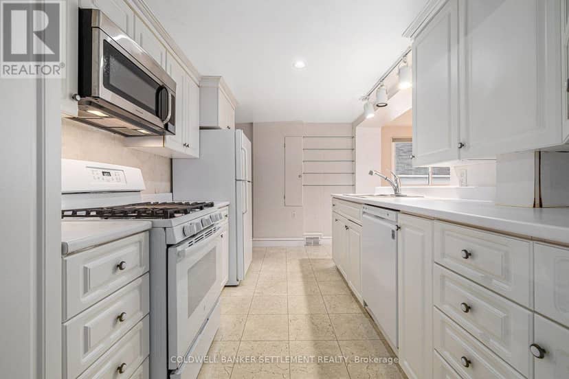 68 Wilson Street W — photo 18 of 40