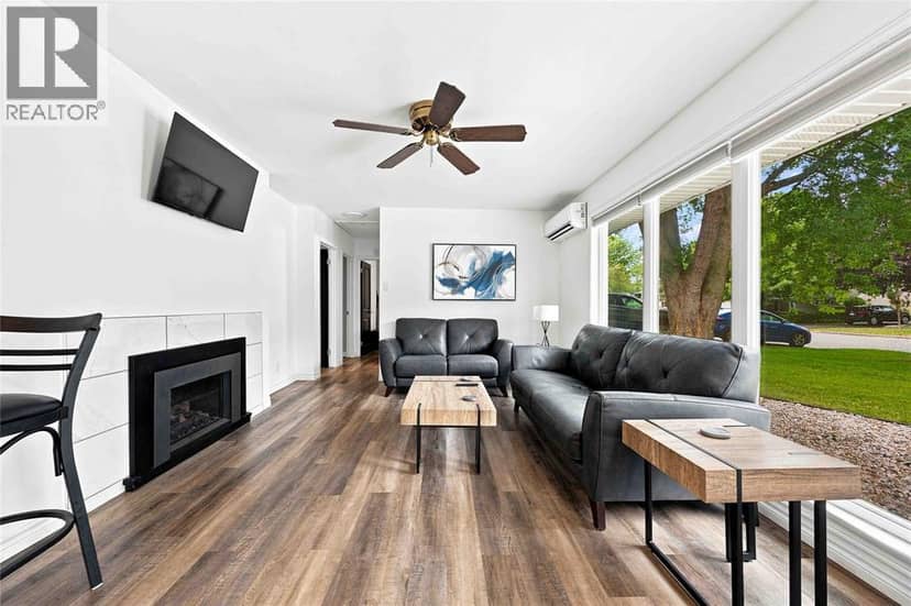 887 McCaw Street — photo 7 of 32