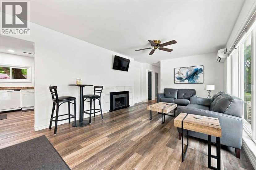 887 McCaw Street — photo 8 of 32