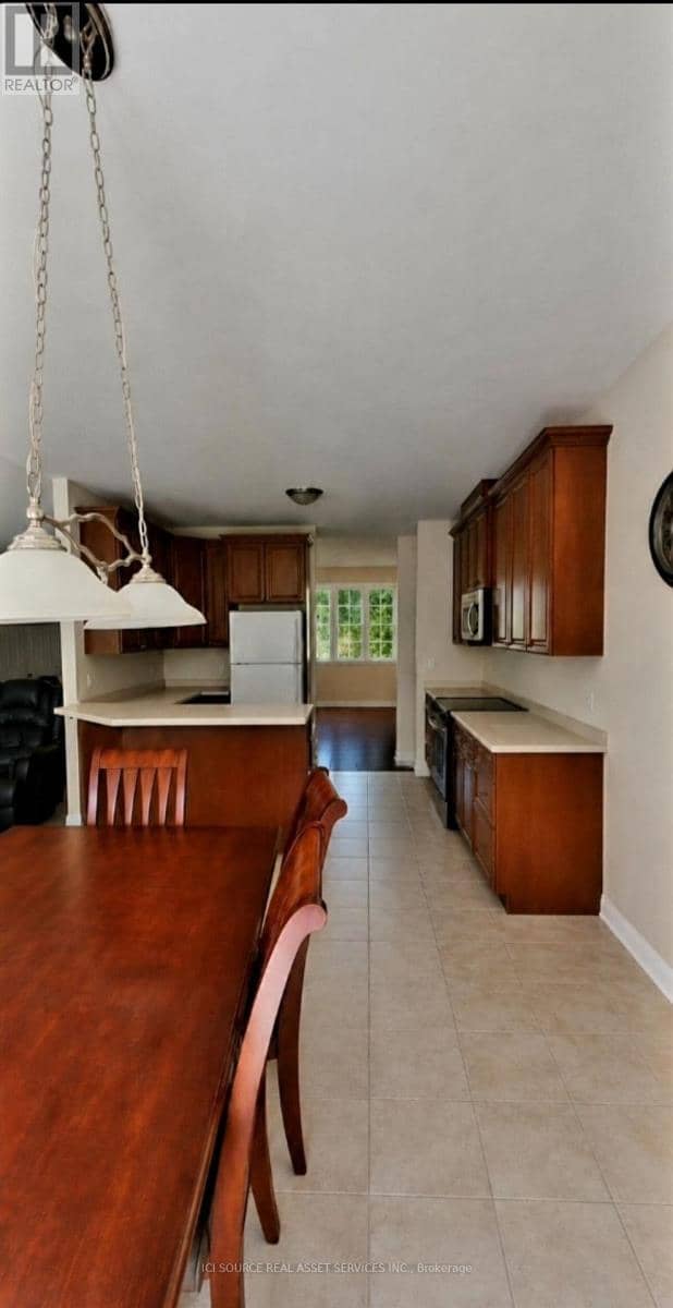 1361 Rimkey Crescent — photo 9 of 22
