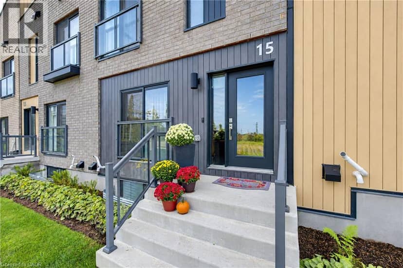 15 BENNINGER Drive, Kitchener, photo 2