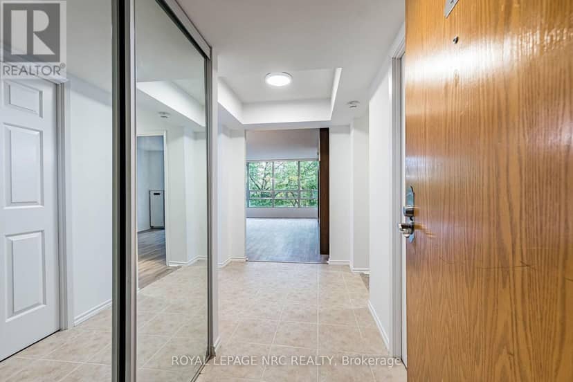 411 - 310 Mill Street S, Brampton, photo 6
