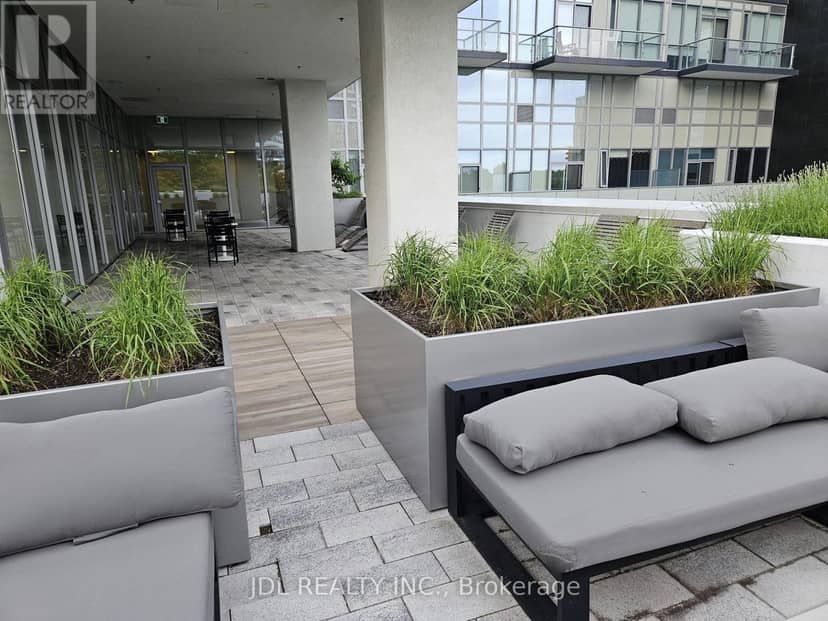 2112 - 5180 Yonge Street — photo 28 of 32