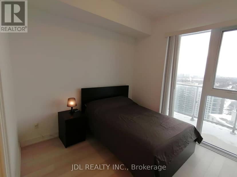 2112 - 5180 Yonge Street — photo 8 of 32