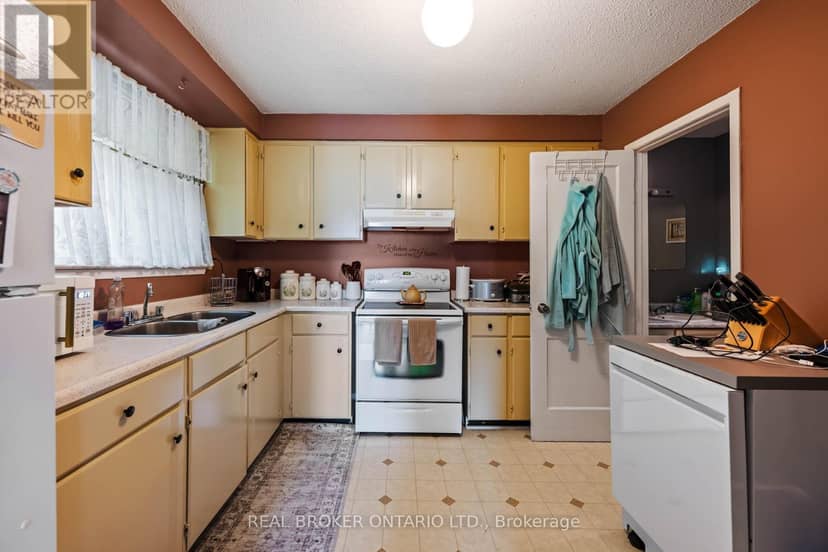 28 Hillside Drive — photo 16 of 40
