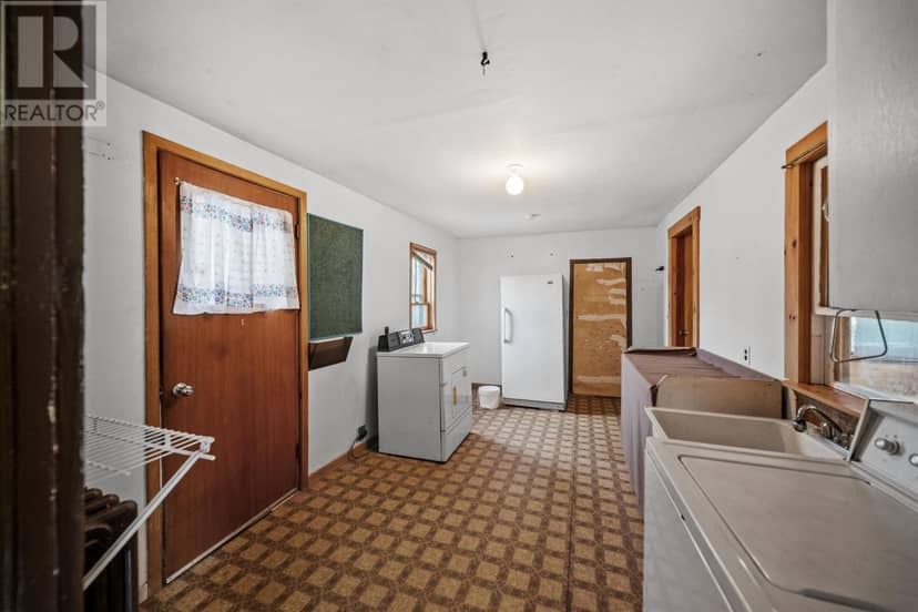 62 Coopers Lane — photo 5 of 40
