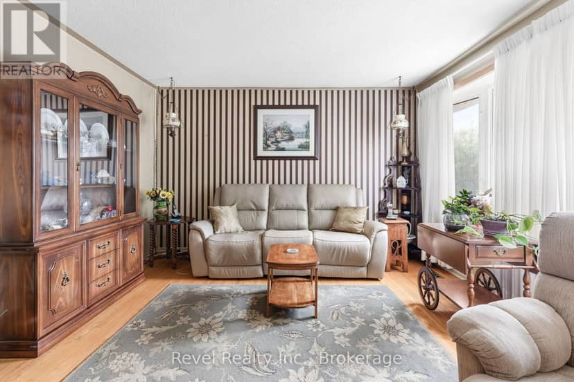 50 St David Street — photo 7 of 40