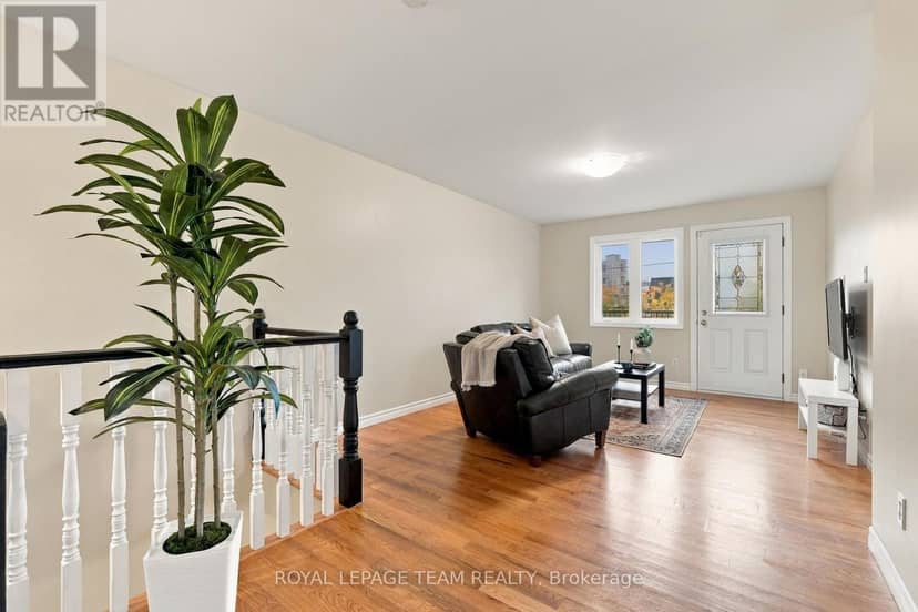 24 Farm Street — photo 12 of 40