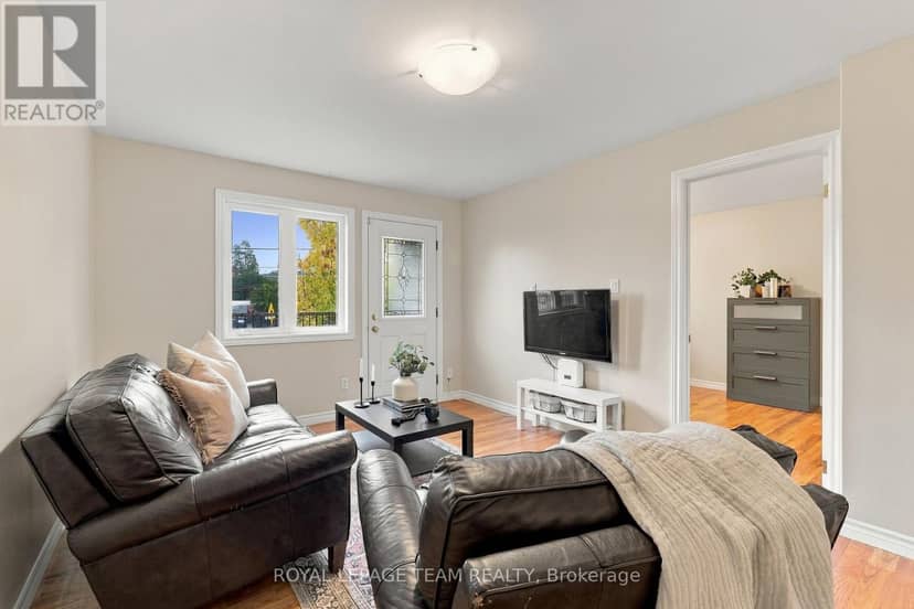 24 Farm Street — photo 13 of 40