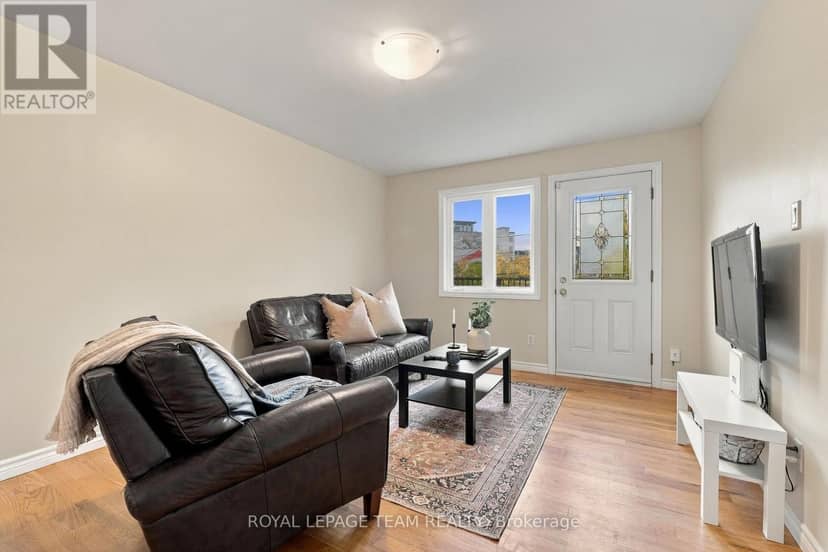 24 Farm Street — photo 15 of 40